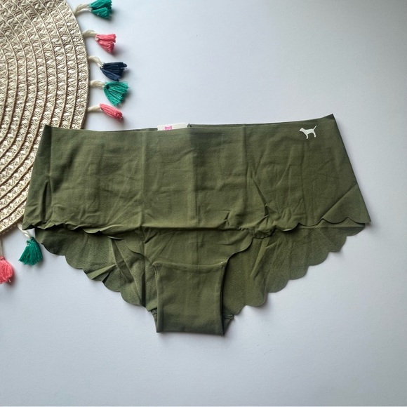 Victoria's Secret PINK Scallop No Show Hiphugger Panty Vintage Green Medium NEW - Picture 2 of 3